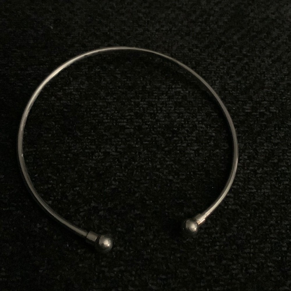 Sterling silver choker with silver bead caps
